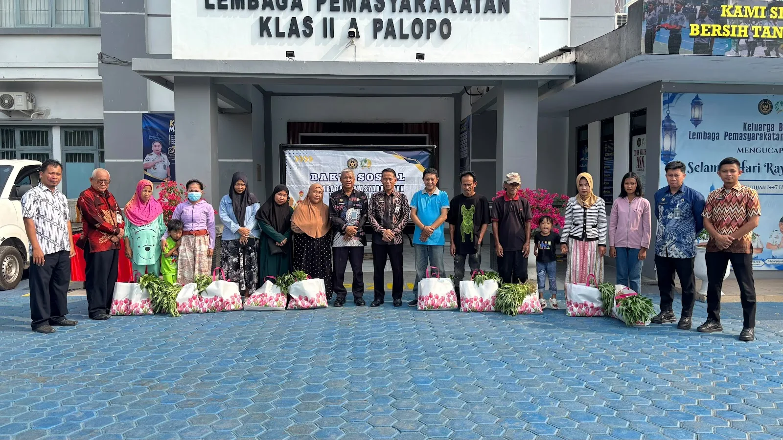  Bukan Sekadar Pembinaan, Lapas Palopo Hadirkan Harapan Lewat Bantuan Sosial Bagi Keluarga Warga Binaan